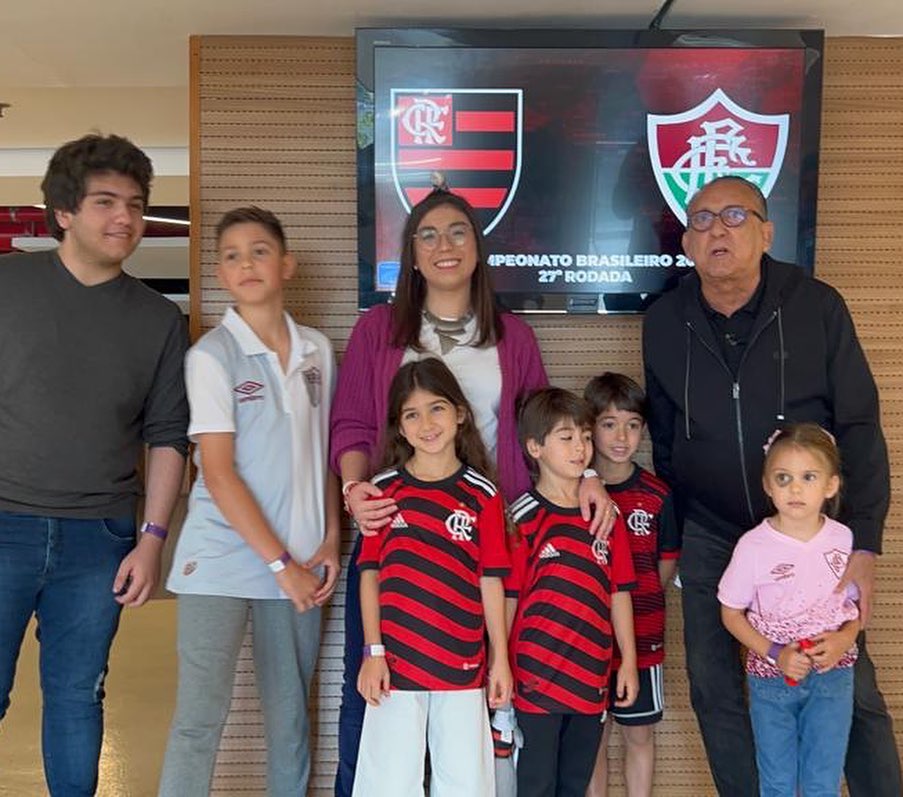 Galvão Bueno e os sete netos