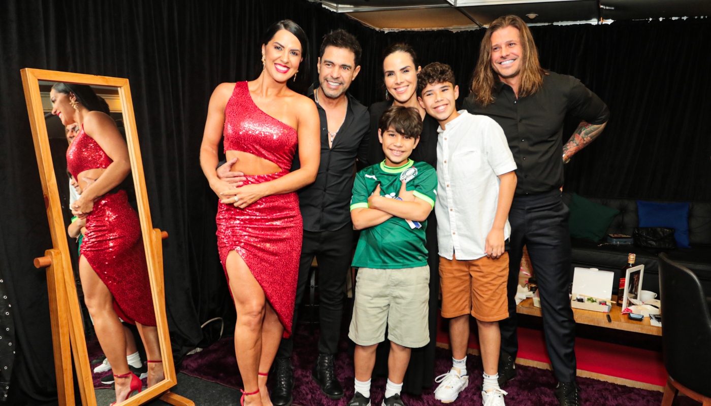 Graciele Lacerda, Zezé Di Camargo, Wanessa, Dado Dolabella e filhos da cantora no encerramento da turnê