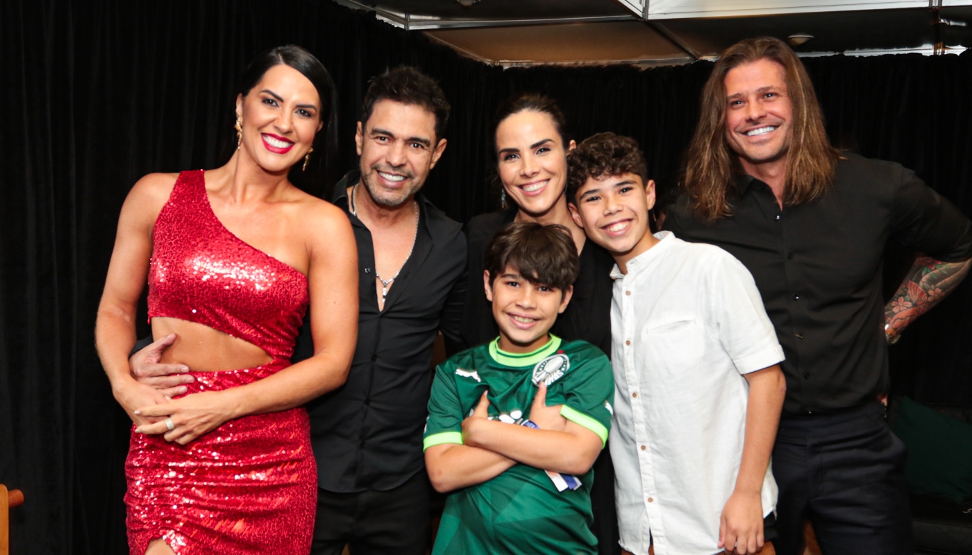 Graciele Lacerda, Zezé Di Camargo, Wanessa, Dado Dolabella e filhos da cantora no encerramento da turnê