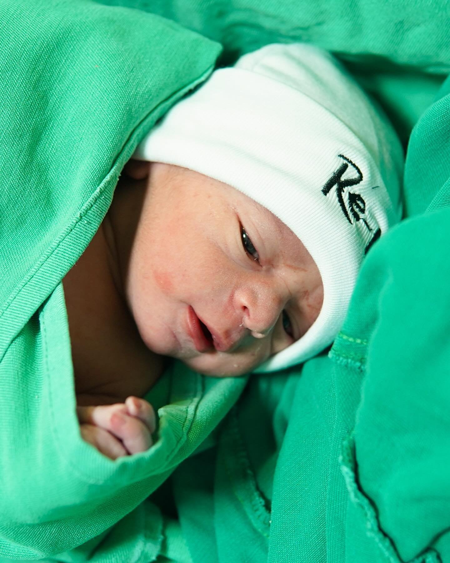 Ary Mirelle e João Gomes mostram nascimento do primeiro filho, Jorge