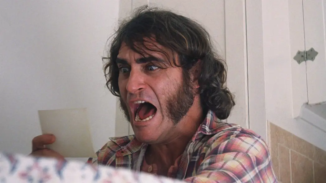 Saiba mais sobre Joaquin Phoenix, indicado ao Oscar por “Vício Inerente”