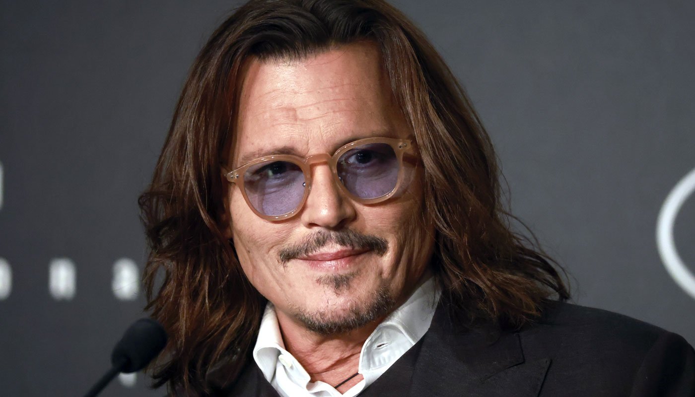 O que Johnny Depp fez com o valor que ganhou de Amber Heard