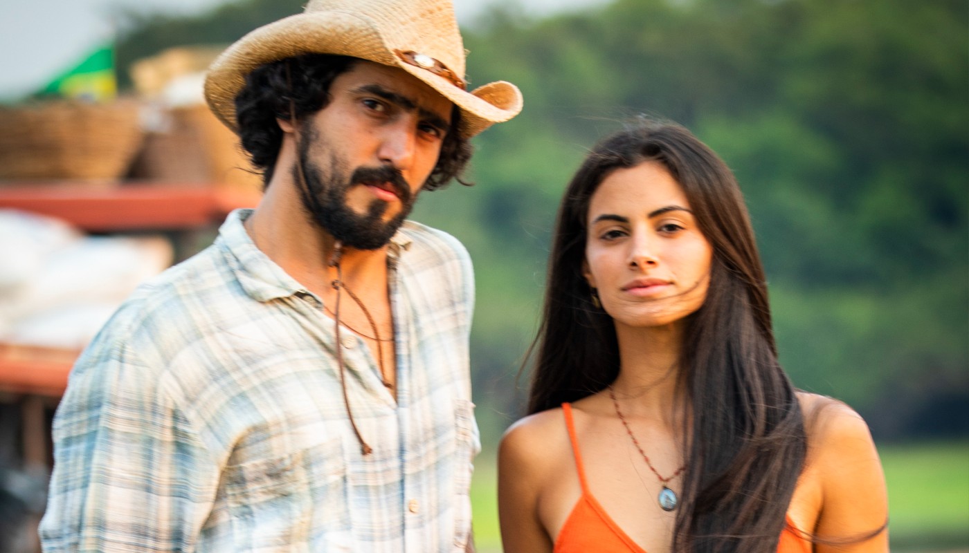 José Leôncio (Renato Góes) e Filó (Leticia Salles) na primeira fase de