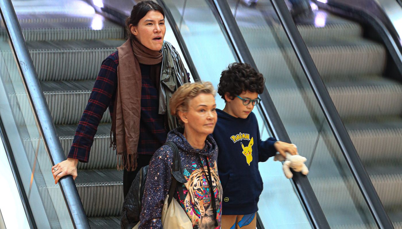Júlia Lemmertz com Luíza e Martim