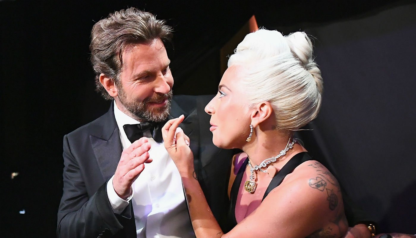 Lady Gaga relembra dueto no Oscar e se declara a Bradley Cooper: foto é LINDA