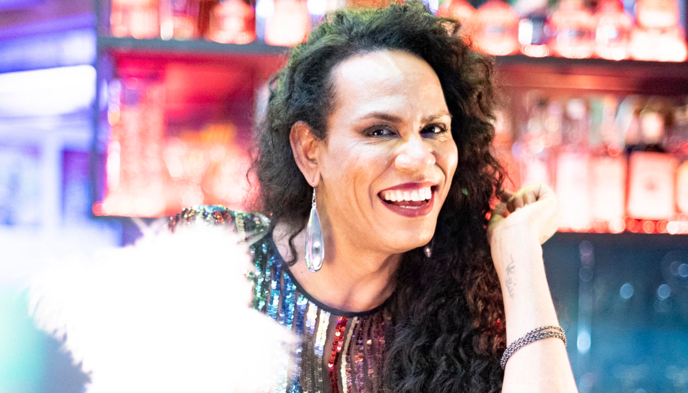 Luana Shine (Valéria Barcellos) em