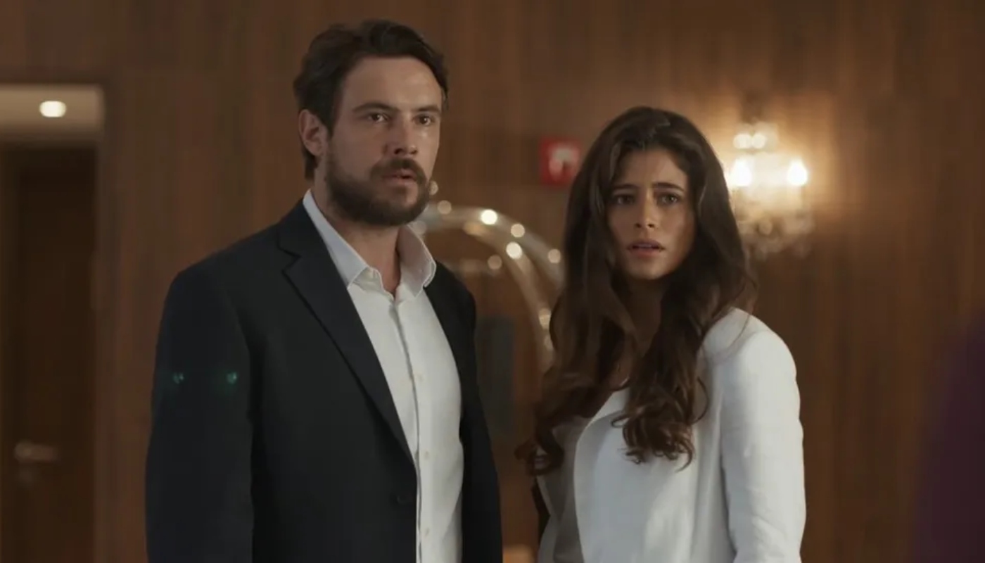 José (Sergio Guizé) e Candoca (Isadora Cruz) em cena de