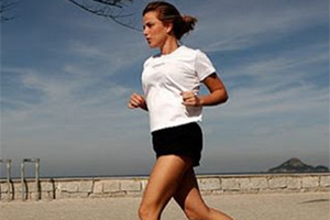 Qual é o segredo da boa forma da atriz que bebe um litro de refrigerante por dia?