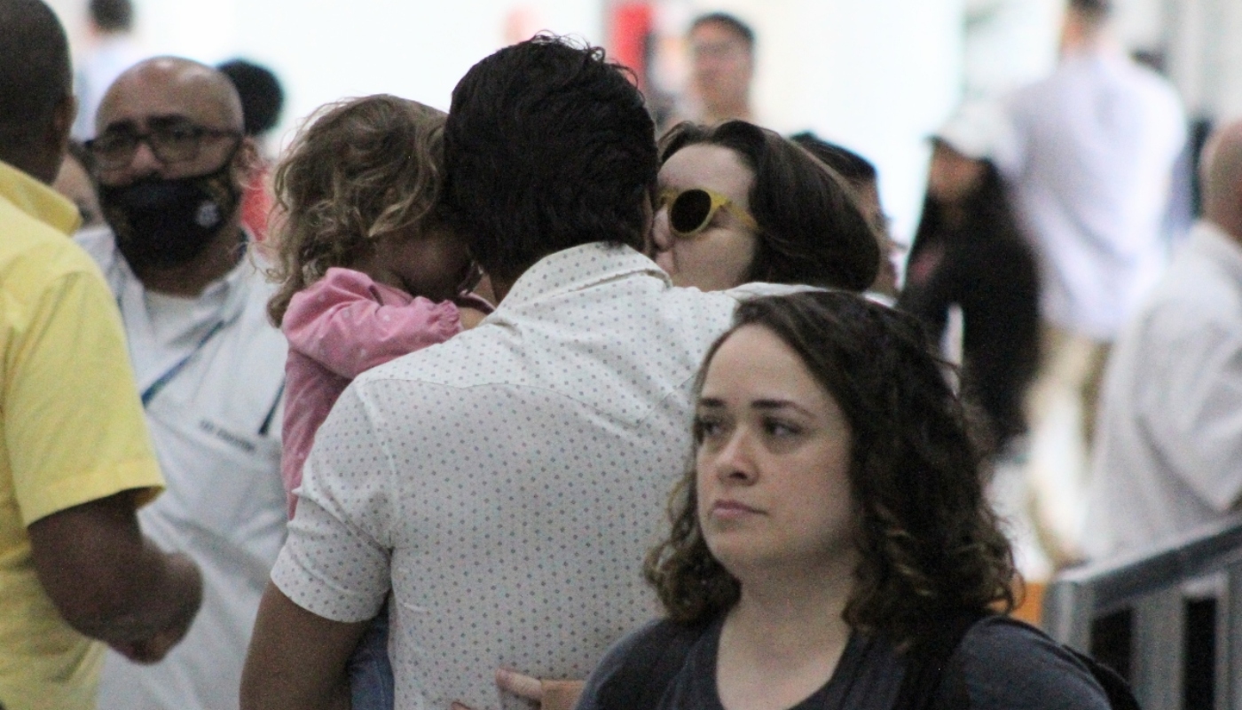 Nathalia Dill, o marido, Pedro Curvello, e a filha, Eva