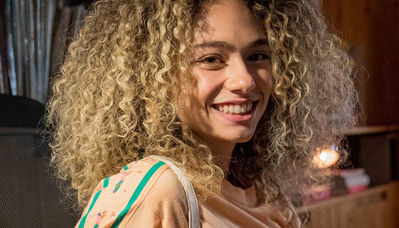 A atriz Victoria Rosseti estreia como Nayara em