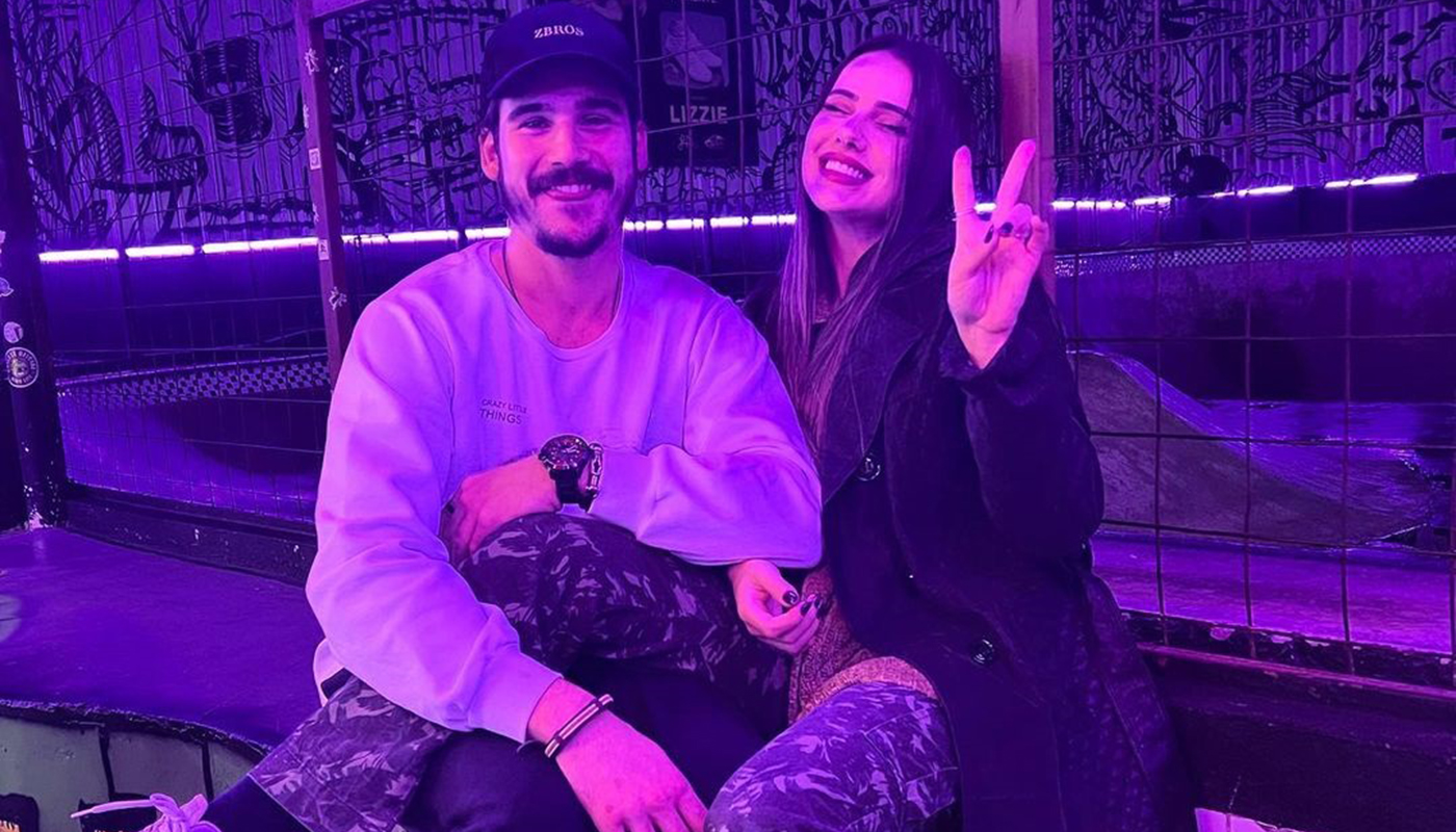 Nicolas Prattes e a namorada Luiza