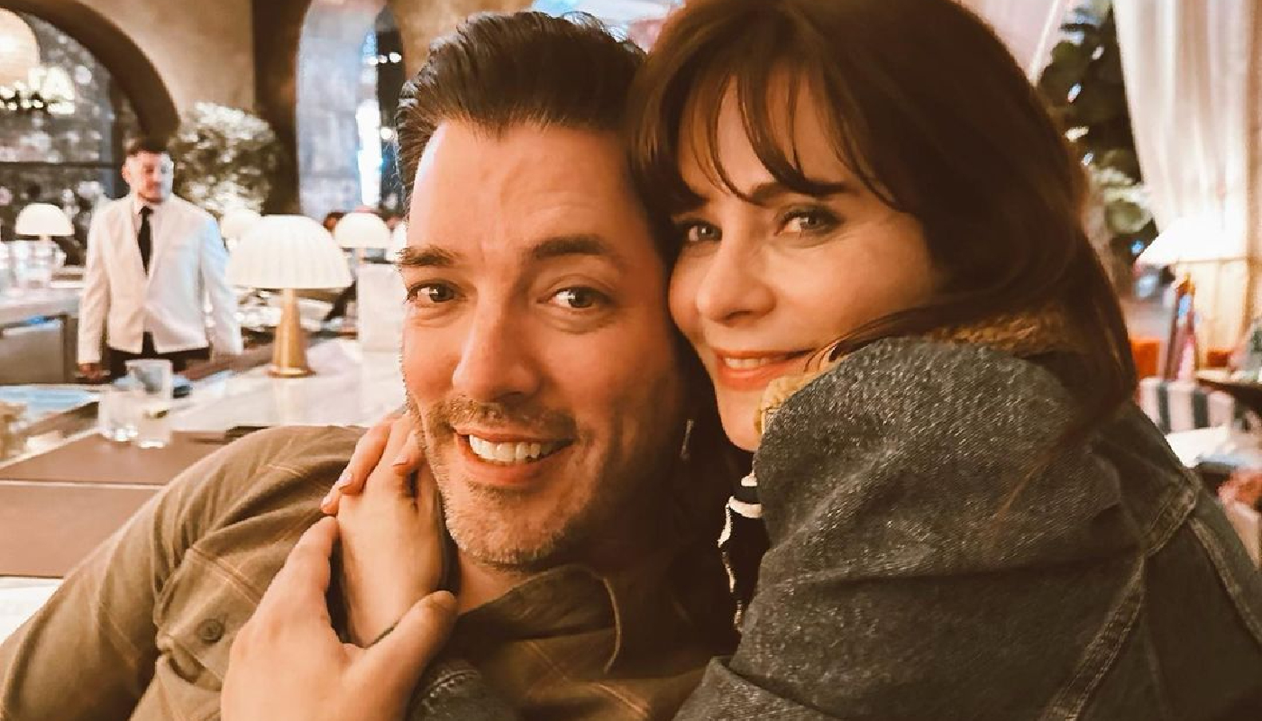 Depois de quatro anos de namoro, o apresentador pediu a atriz em casamento