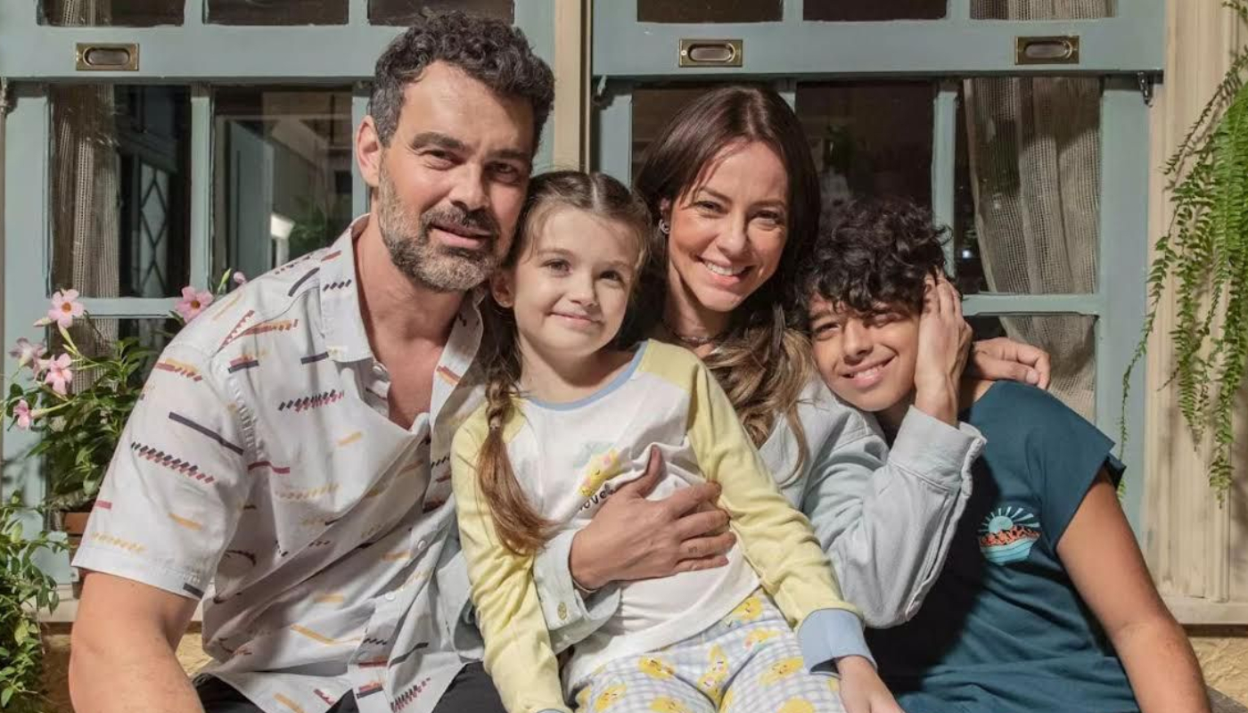 Carmo Dalla Vecchia e Paolla Oliveira com filhos de