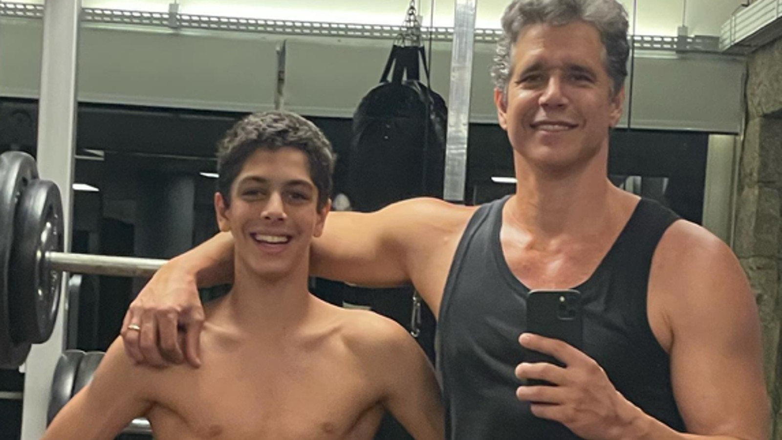 Márcio Garcia impressiona com foto ao lado de Pipo