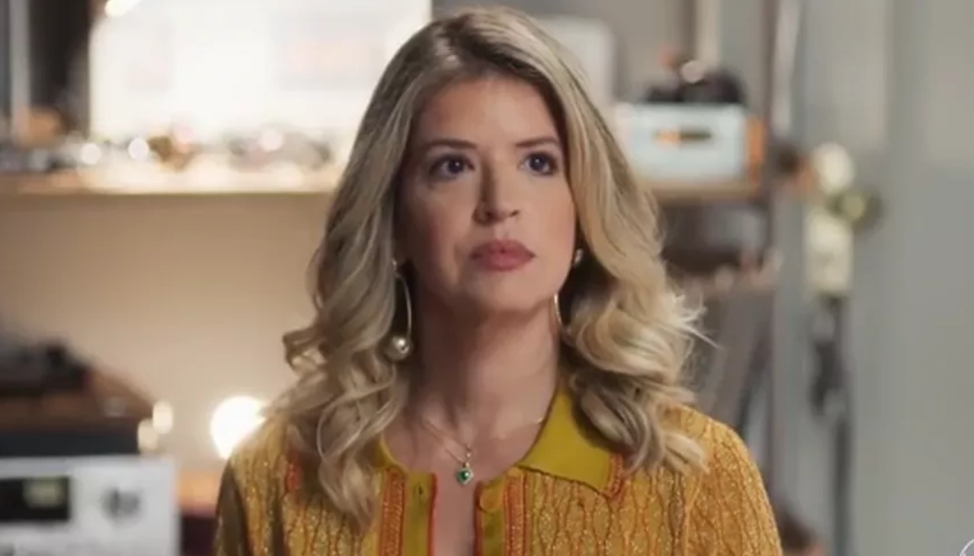 Rebeca (Mariana Santos) em