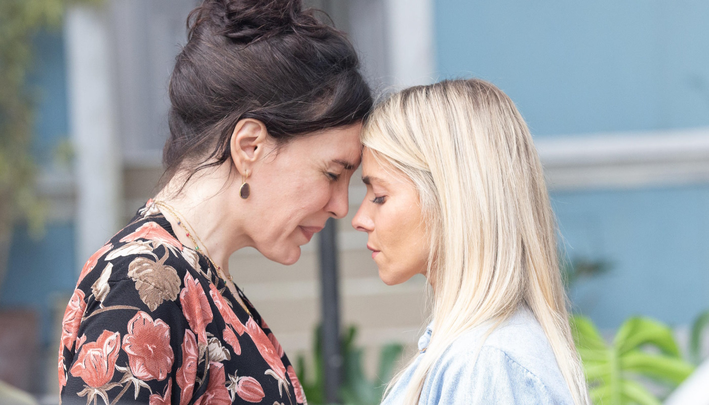 Renée (Maria Clara Spinelli) e Érica (Monique Alfradique) em