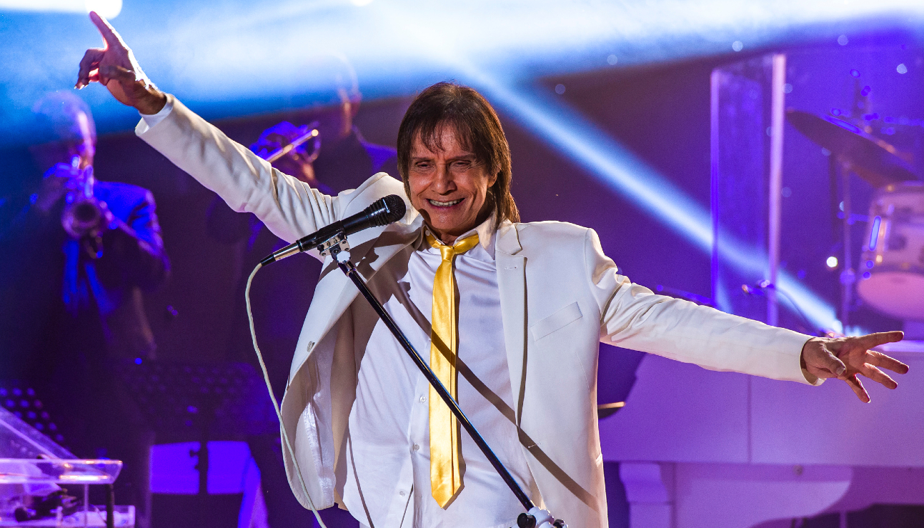 Roberto Carlos fará live para comemorar aniversário: show será exibido pela Globo