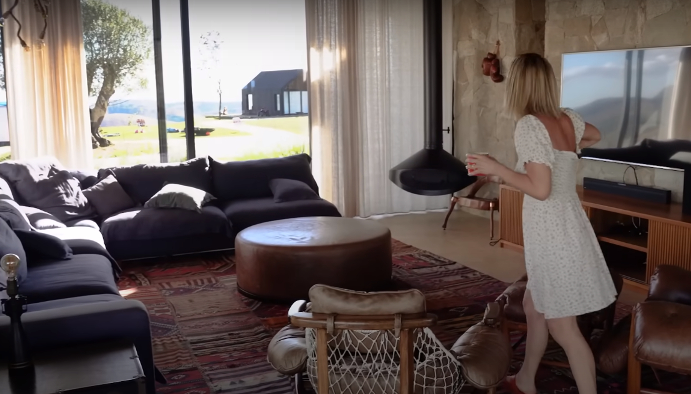 Sala da casa do rancho da família Ewbank Gagliasso