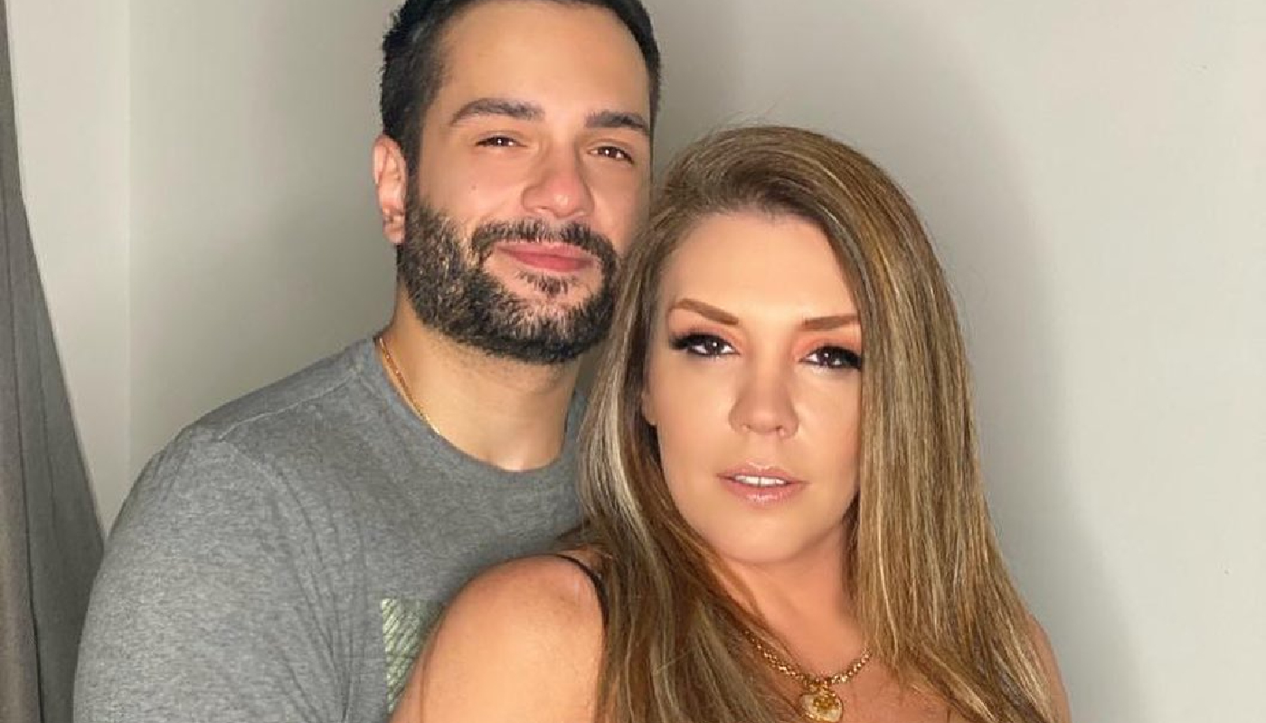 Simony e Felipe Fernandez ficaram noivos cinco meses após o início do namoro