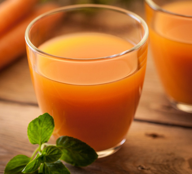 Suco da Yasmin Brunet para ter pele bronzeada “de sereia” o ano inteiro