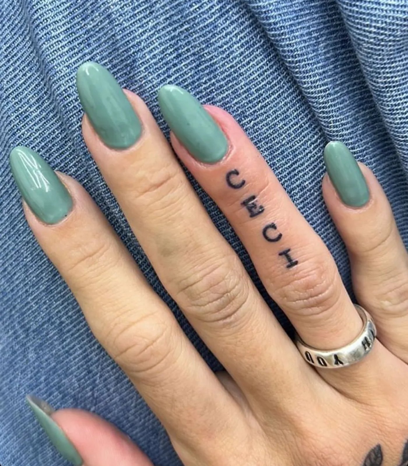 Tatuagem de Karoline Lima para a filha Cecília