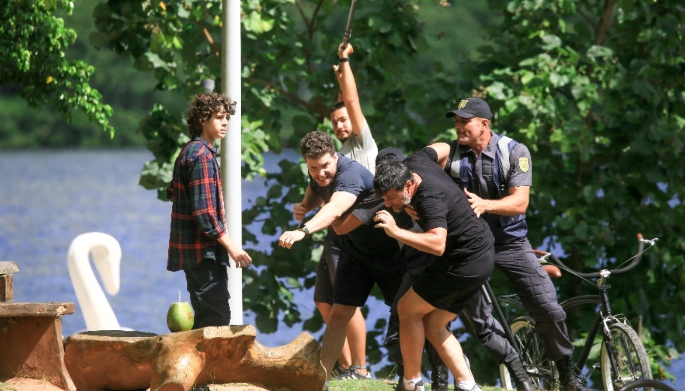 Rodrigo Lombardi e Thiago Fragoso gravam cena de briga em