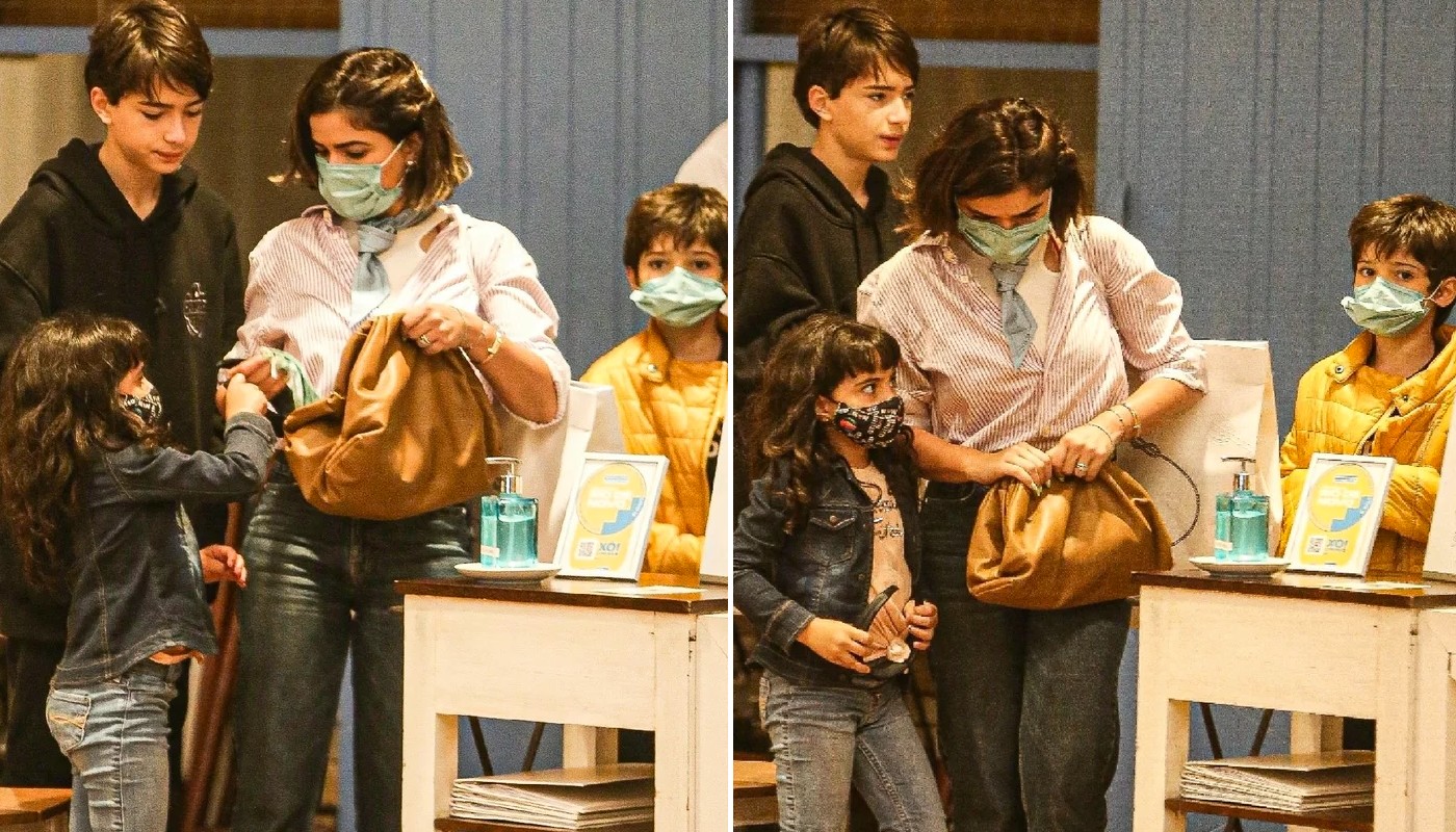 Vanessa Giácomo com os três filhos: Raul, Moisés e Maria