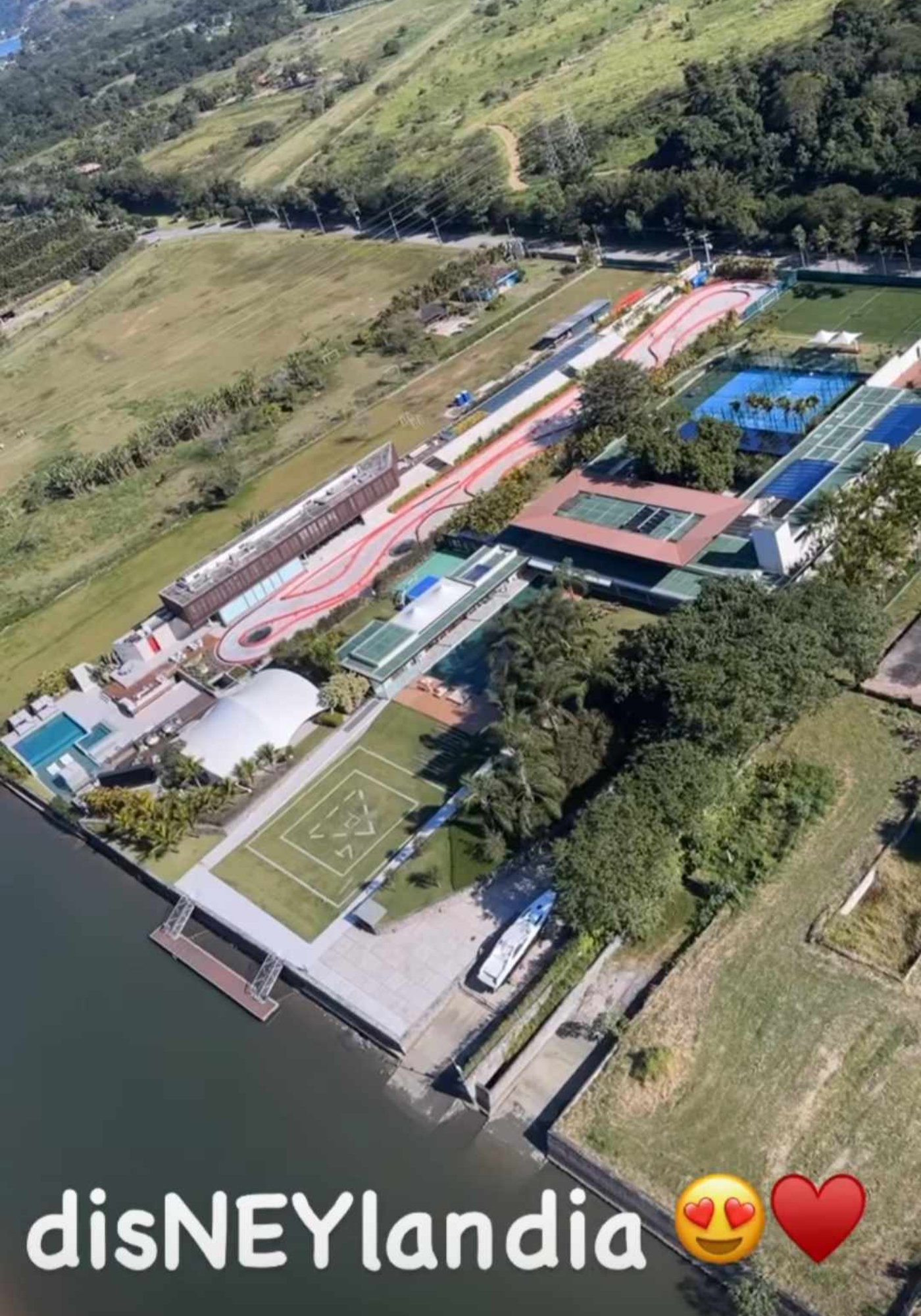 Vista aérea da mansão de Neymar no Rio de Janeiro