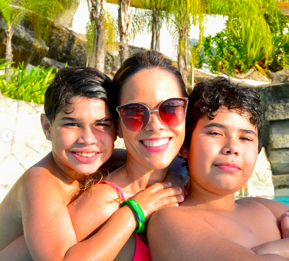 Wanessa Camargo e seus filhos.