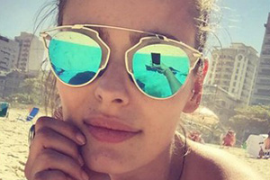 Tirar maquiagem sem demaquilante: truques usados por Yasmin Brunet